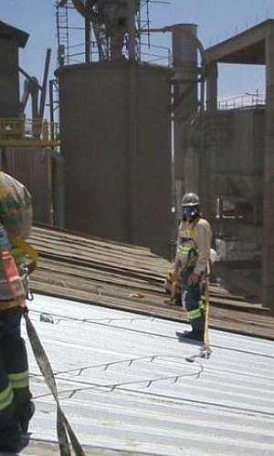 Prestação de serviço em telhas e coberturas Prestação de serviço em telhas e coberturas